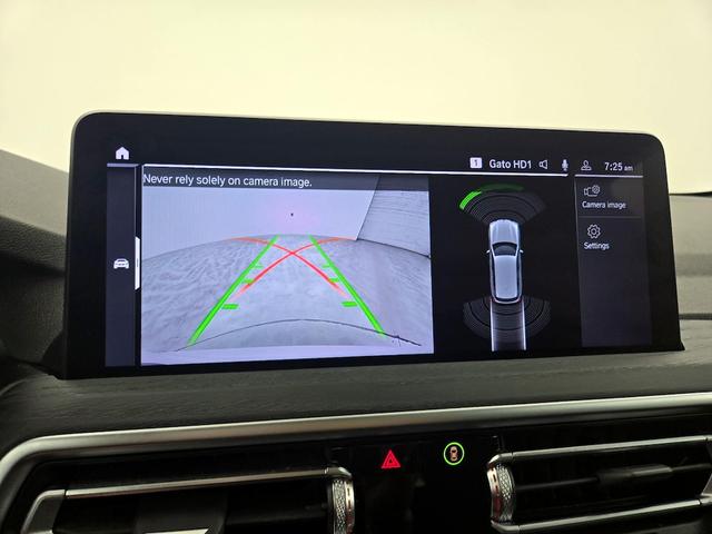 Photo of 2023 White BMW X3