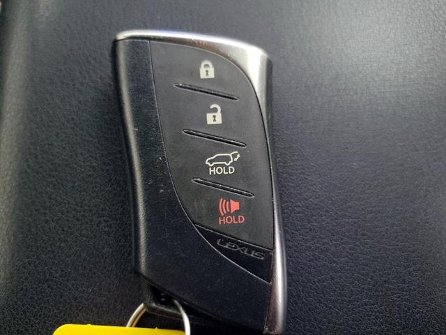 Photo of 2022 White Lexus NX 350