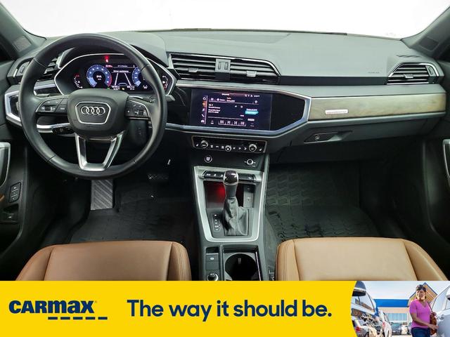 Photo of 2022 White Audi Q3
