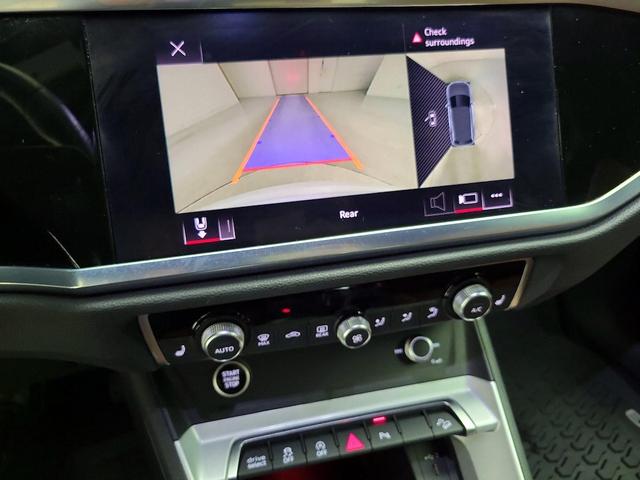 Photo of 2022 White Audi Q3