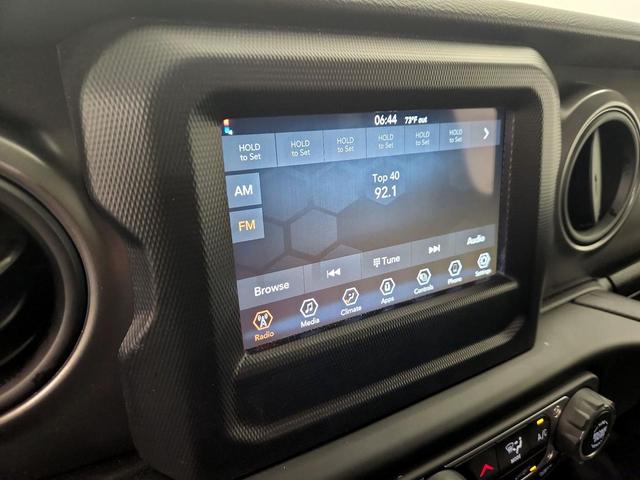 Photo of 2023 Gray Jeep Gladiator