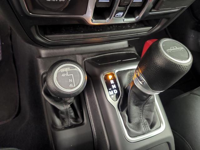 Photo of 2023 Gray Jeep Gladiator