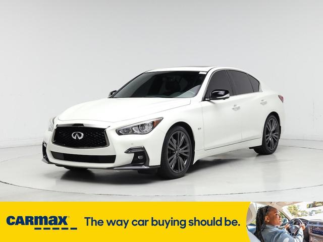 Photo of 2020 White INFINITI Q50