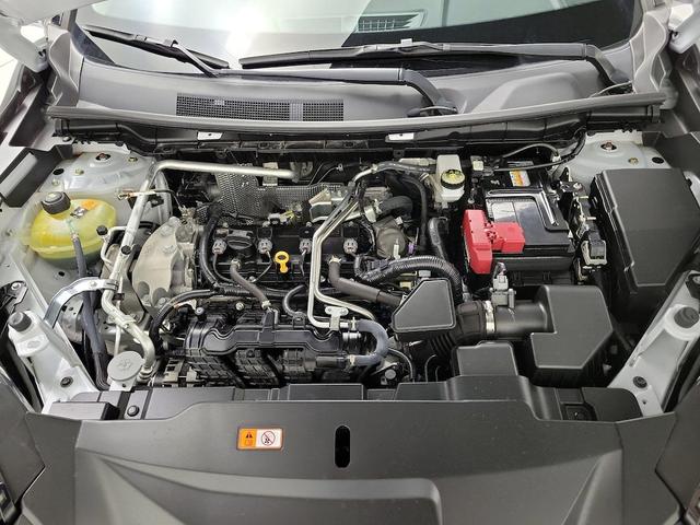 Photo of 2023 White Mitsubishi Outlander