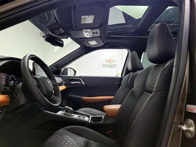 Photo of 2022 Brown Mitsubishi Outlander