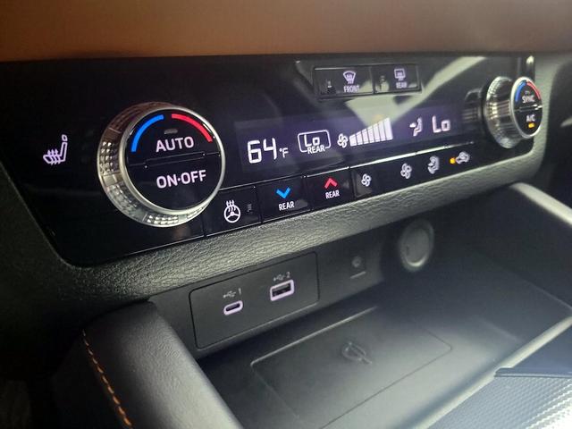 Photo of 2022 Brown Mitsubishi Outlander