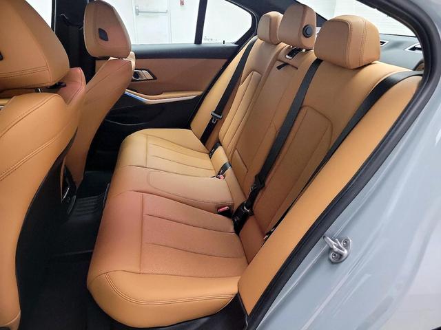 Photo of 2025 Gray BMW 330