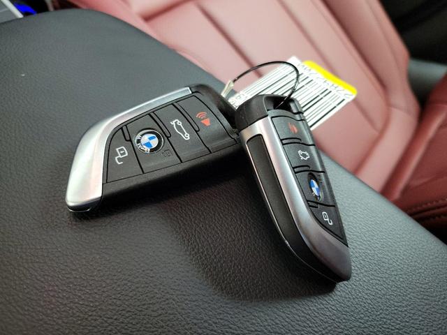 Photo of 2024 Gray BMW X3