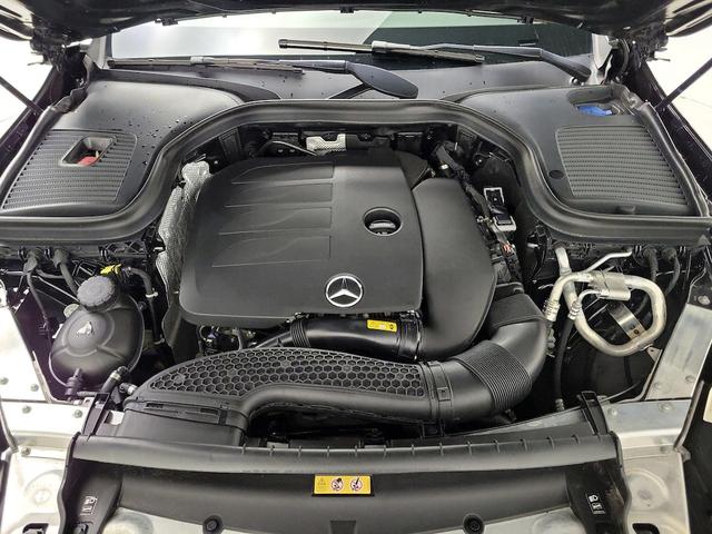 Photo of 2021 Black Mercedes-Benz GLC 300