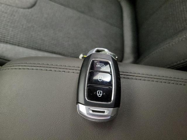 Photo of 2020 Black Hyundai SANTA FE