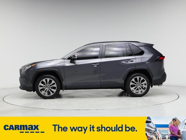 Photo of 2019 Gray Toyota RAV4