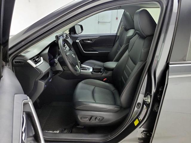 Photo of 2019 Gray Toyota RAV4