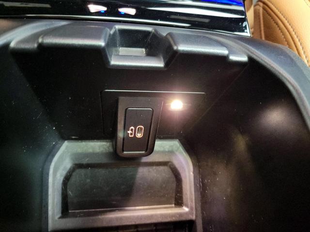 Photo of 2023 White BMW X3