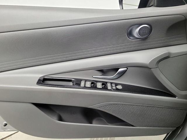 Photo of 2022 Silver Hyundai ELANTRA