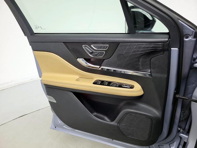 Photo of 2022 Blue Lincoln Corsair