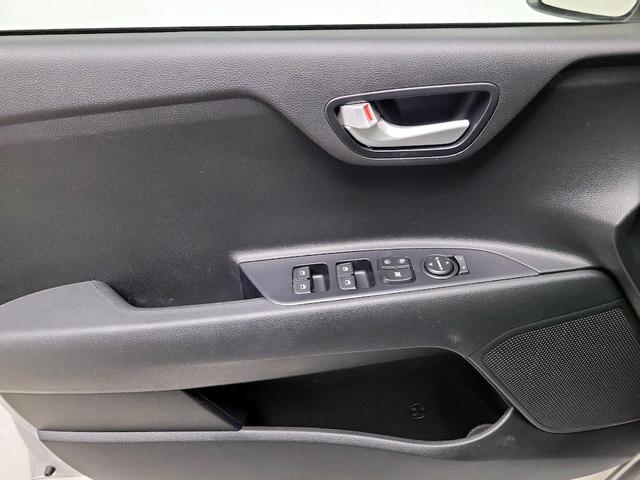 Photo of 2021 Silver Kia Rio