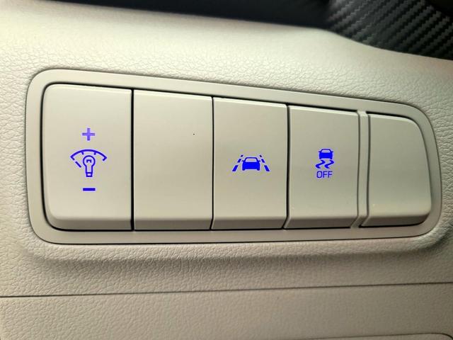 Photo of 2020 White Hyundai TUCSON