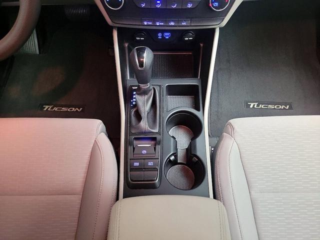 Photo of 2020 White Hyundai TUCSON