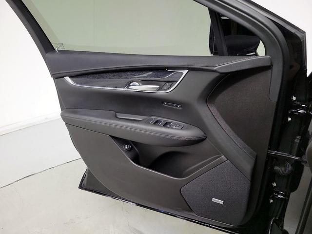 Photo of 2022 Black Cadillac XT5