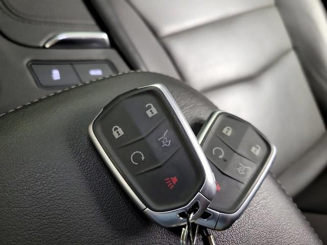 Photo of 2022 Black Cadillac XT5