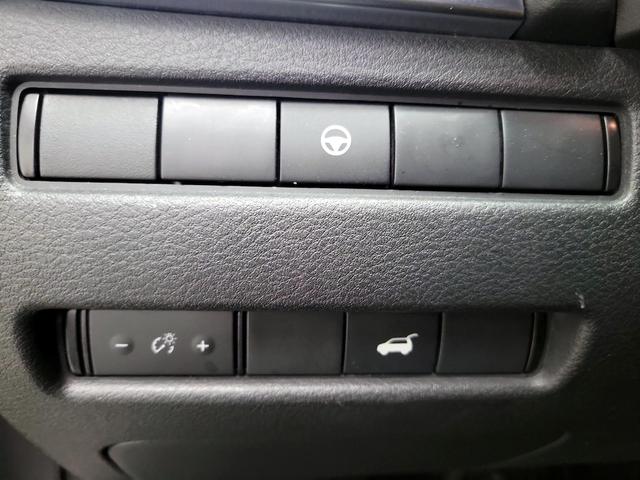 Photo of 2021 Gray Nissan Rogue