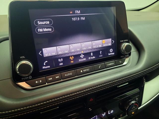 Photo of 2021 Gray Nissan Rogue