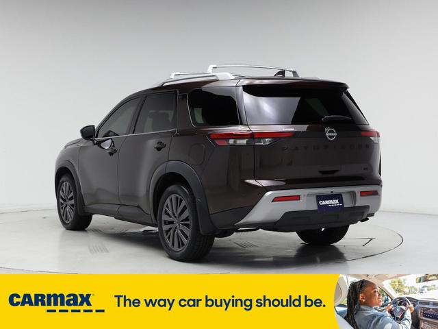 Photo of 2022 Brown Nissan Pathfinder