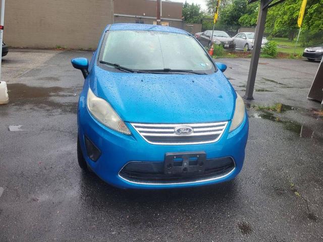 Photo of 2012 Blue Candy Metallic Tinted Clearcoat Ford Fiesta