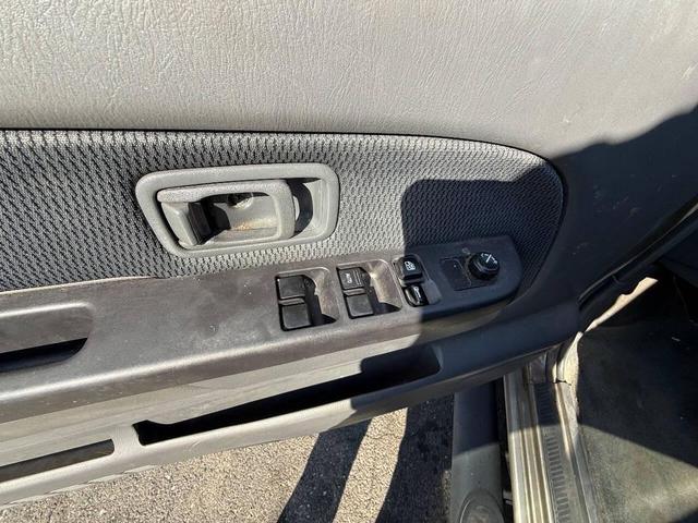 Photo of 2004 Pewter Nissan Frontier