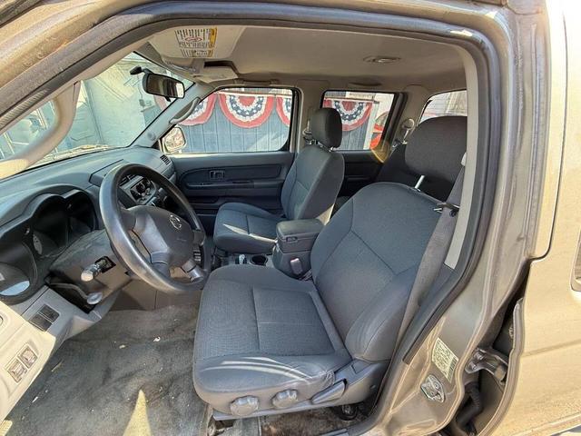 Photo of 2004 Pewter Nissan Frontier