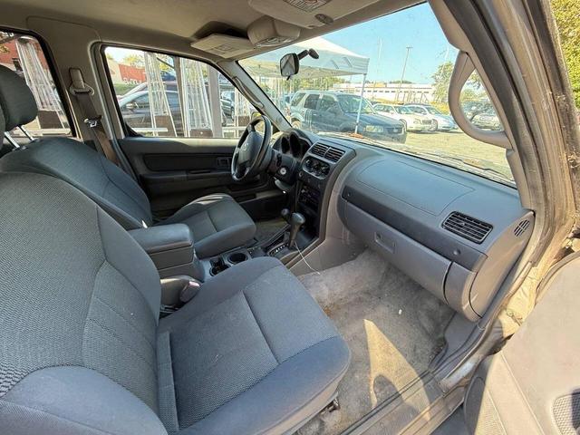 Photo of 2004 Pewter Nissan Frontier