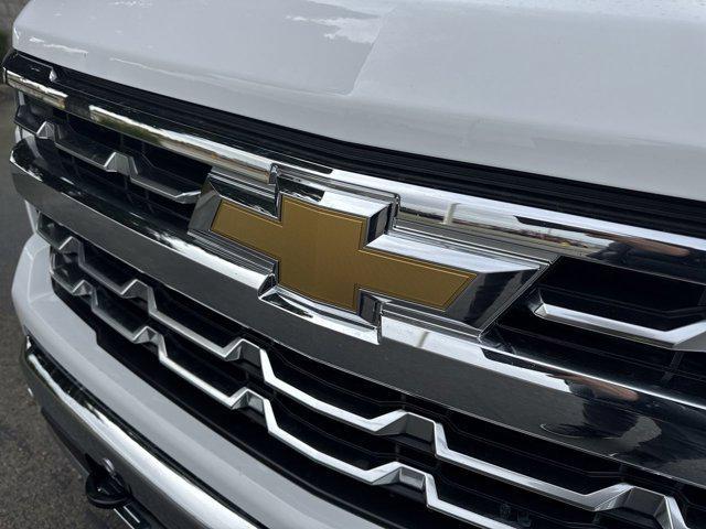 Photo of 2023 Summit White Chevrolet Silverado 1500