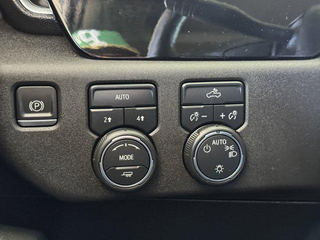 Photo of 2022 Black Chevrolet Silverado 1500