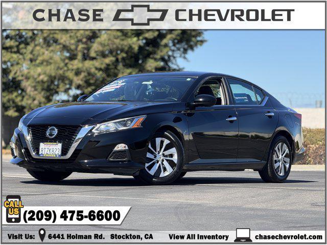 Photo of 2020 Super Black Nissan Altima