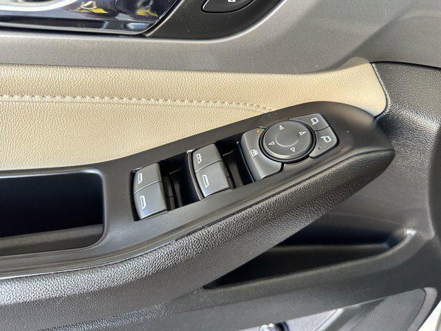 Photo of 2023 Summit White Chevrolet Traverse