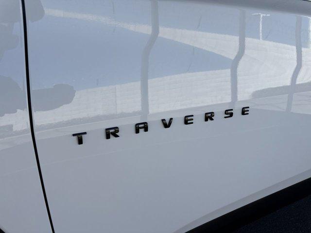 Photo of 2023 Summit White Chevrolet Traverse