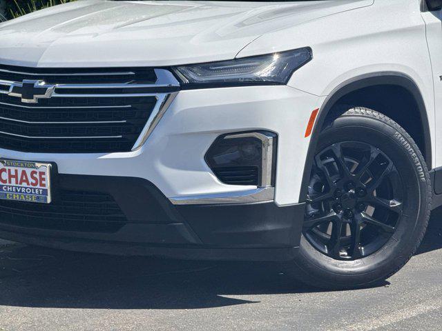 Photo of 2023 Summit White Chevrolet Traverse