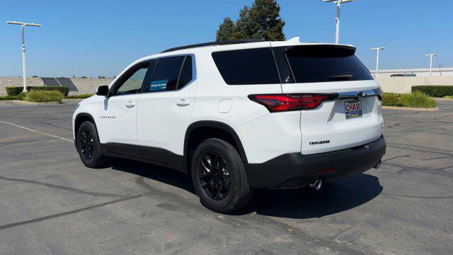 Photo of 2023 Summit White Chevrolet Traverse