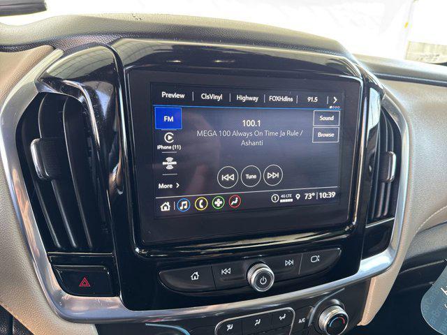 Photo of 2023 Summit White Chevrolet Traverse