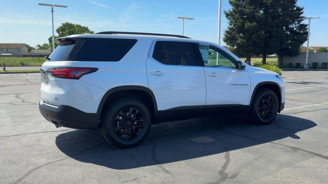 Photo of 2023 Summit White Chevrolet Traverse