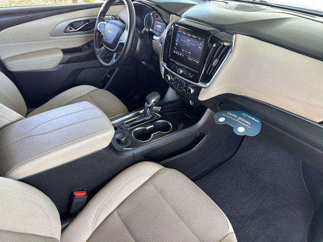 Photo of 2023 Summit White Chevrolet Traverse