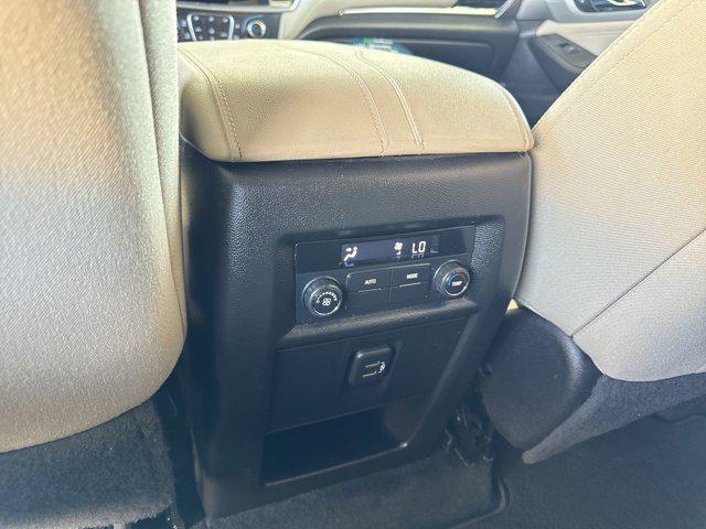 Photo of 2023 Summit White Chevrolet Traverse