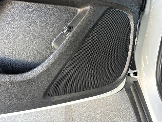 Photo of 2023 Summit White Chevrolet Traverse