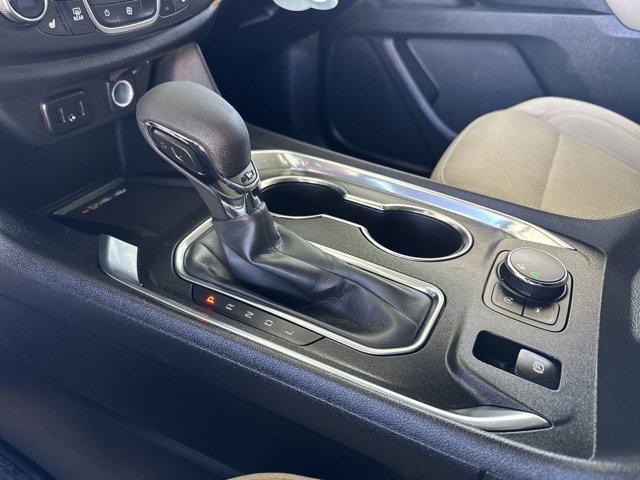 Photo of 2023 Summit White Chevrolet Traverse