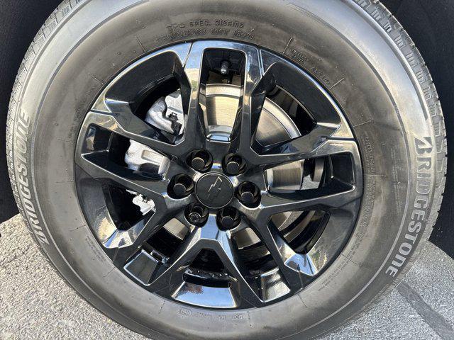 Photo of 2023 Summit White Chevrolet Traverse