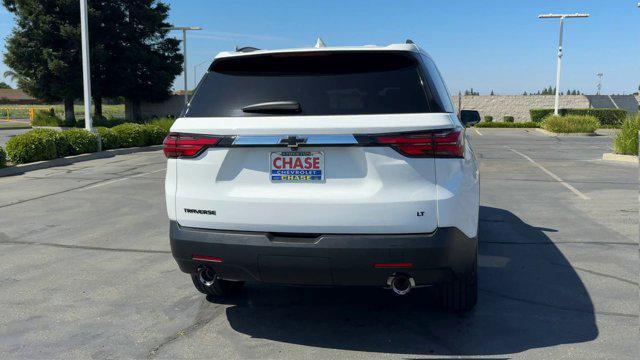 Photo of 2023 Summit White Chevrolet Traverse