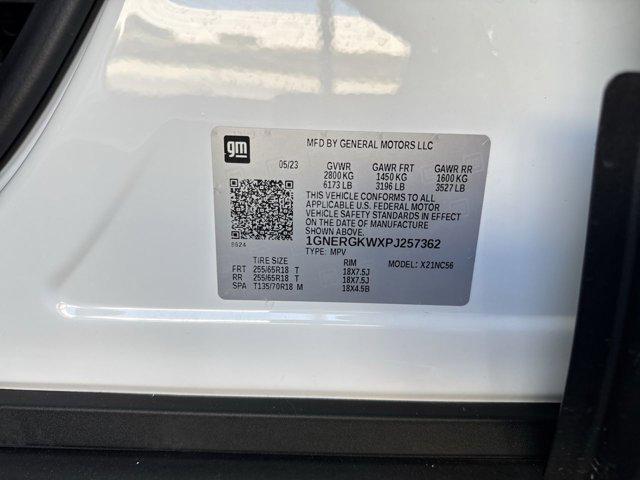 Photo of 2023 Summit White Chevrolet Traverse