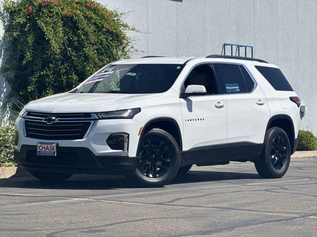 Photo of 2023 Summit White Chevrolet Traverse
