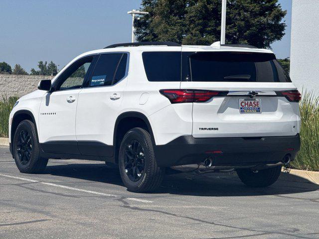 Photo of 2023 Summit White Chevrolet Traverse