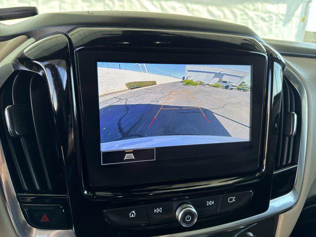 Photo of 2023 Summit White Chevrolet Traverse